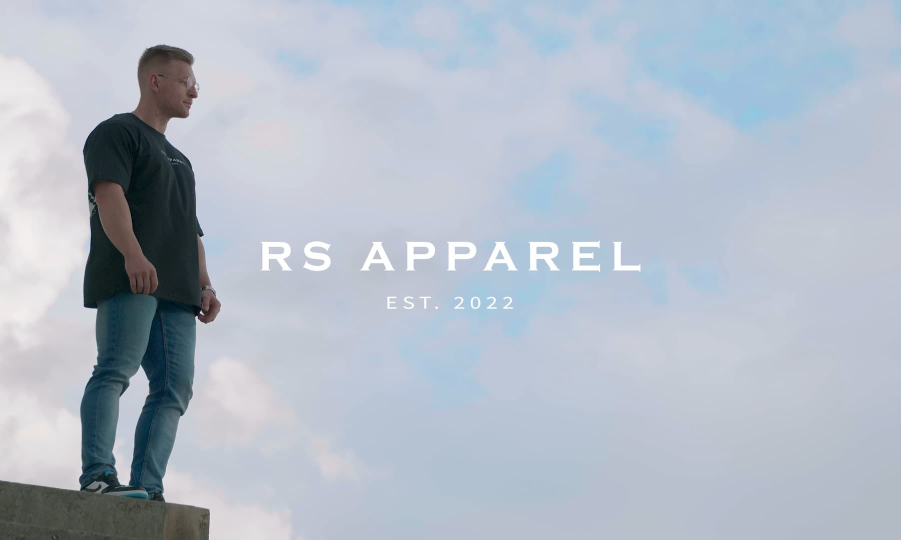 rs-apparel · Frame 02